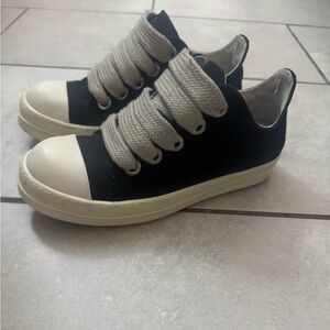 rick owen’s darshadow jumbo lace